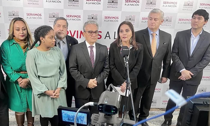Congresistas de Fuerza Popular no respaldan ninguno de los 9 proyectos de ley para anular aumento salarial de Dina Boluarte